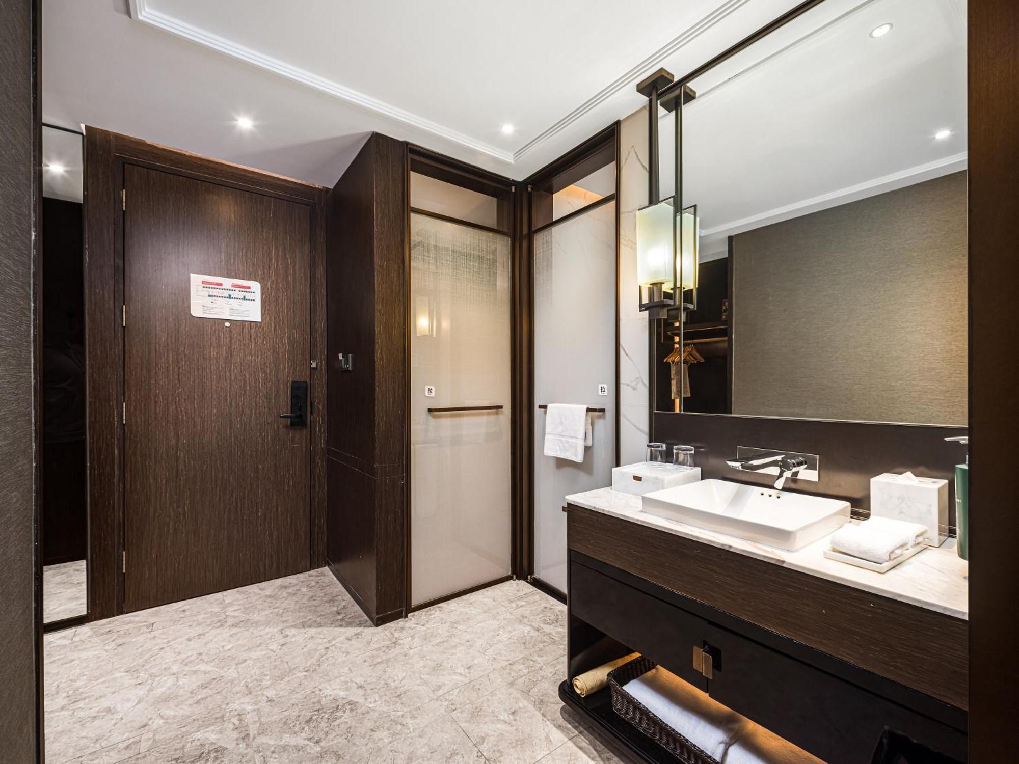 Hilton Garden Inn Beijing Guomao Exterior photo
